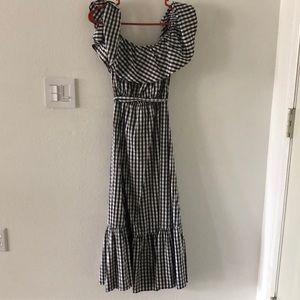 Adorable off shoulder gingham dress!